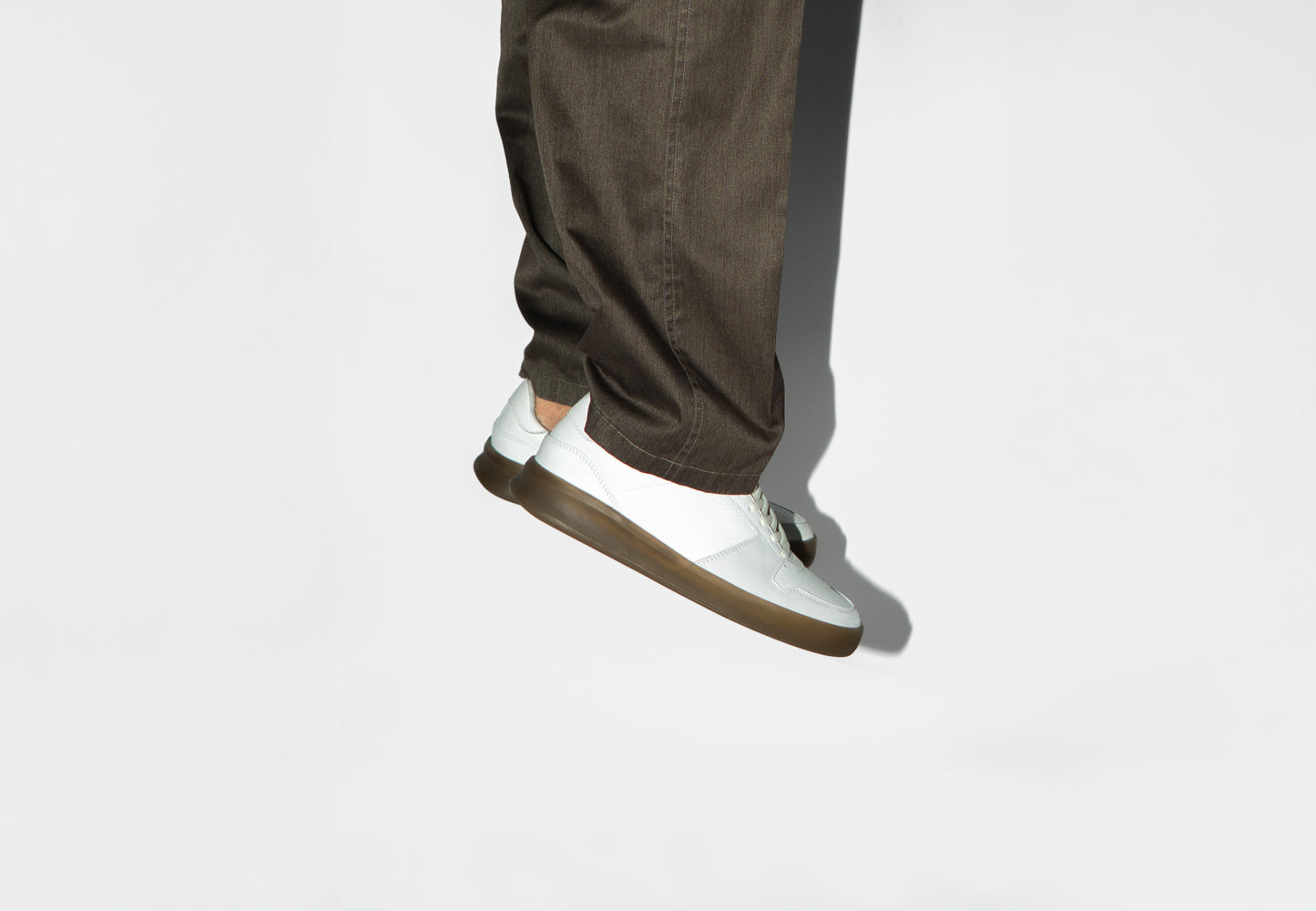 VOR 5A Kautschuk II worn lifestyle shot