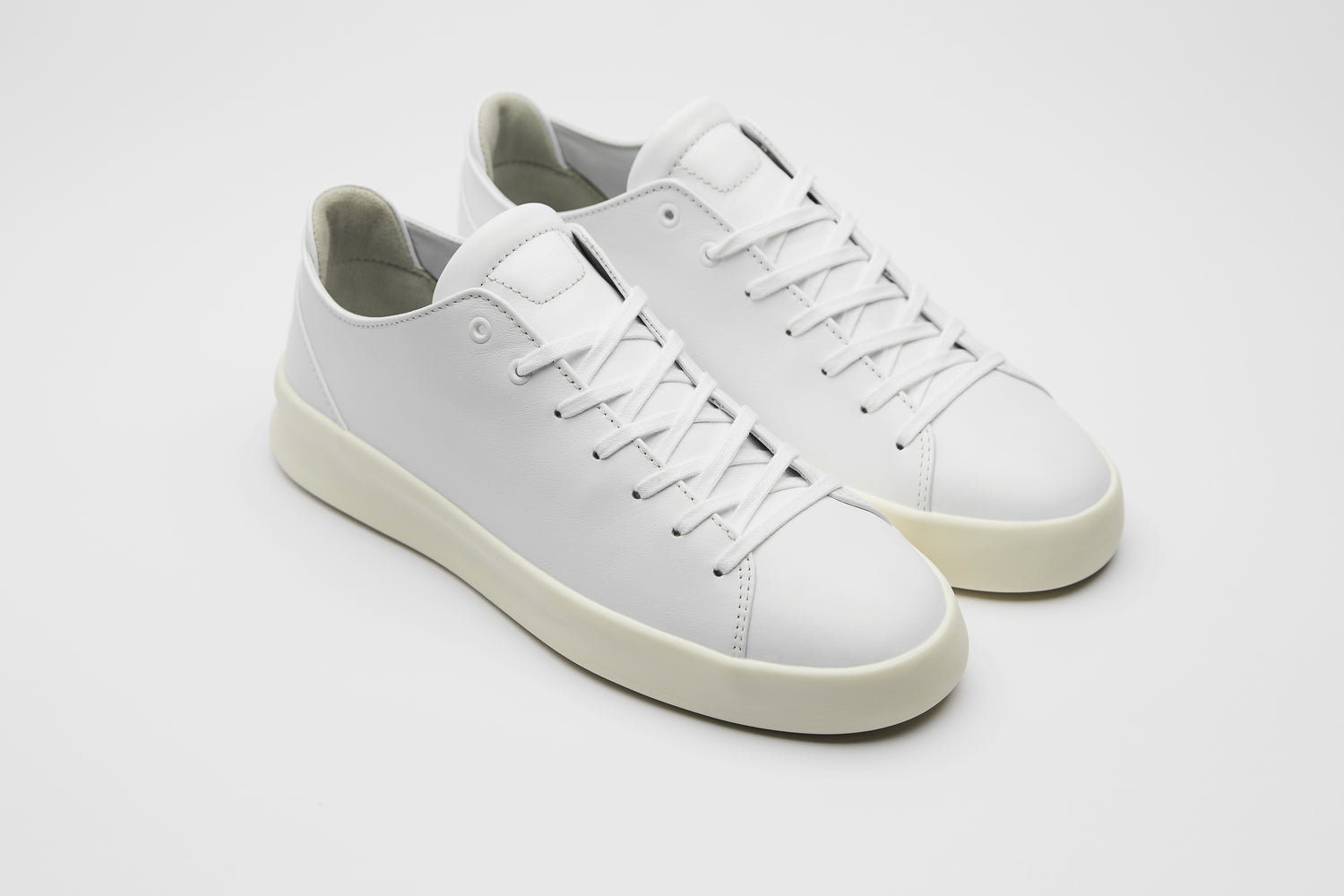 Timeless luxury sneaker made in Germany