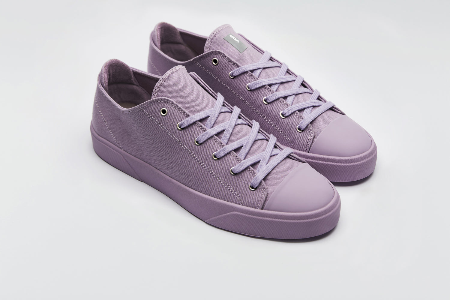 Premium summer sneaker in a vibrant shade of purple