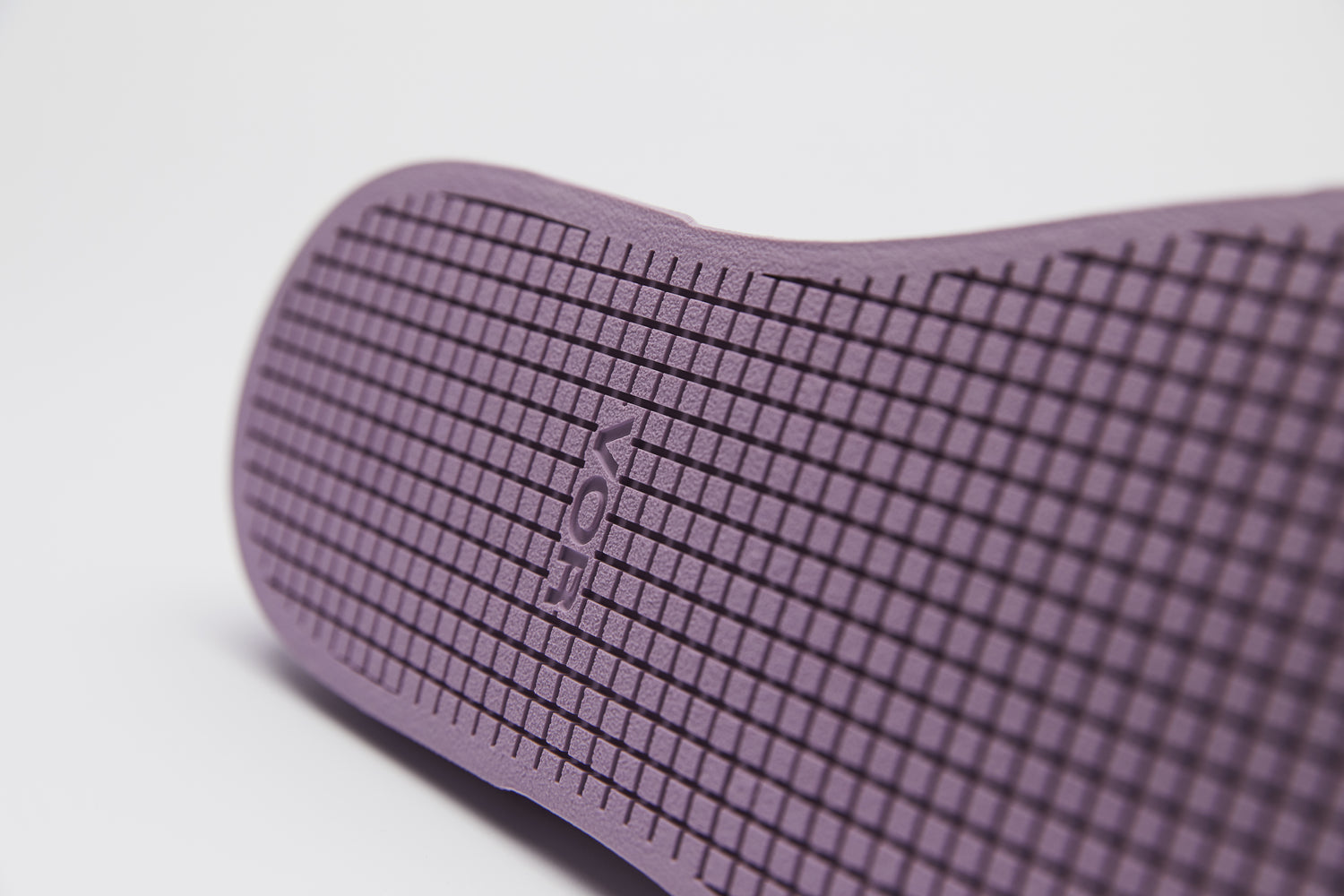 A durable and soft sole for a long-lasting comfort in a tonal shade of lilac.