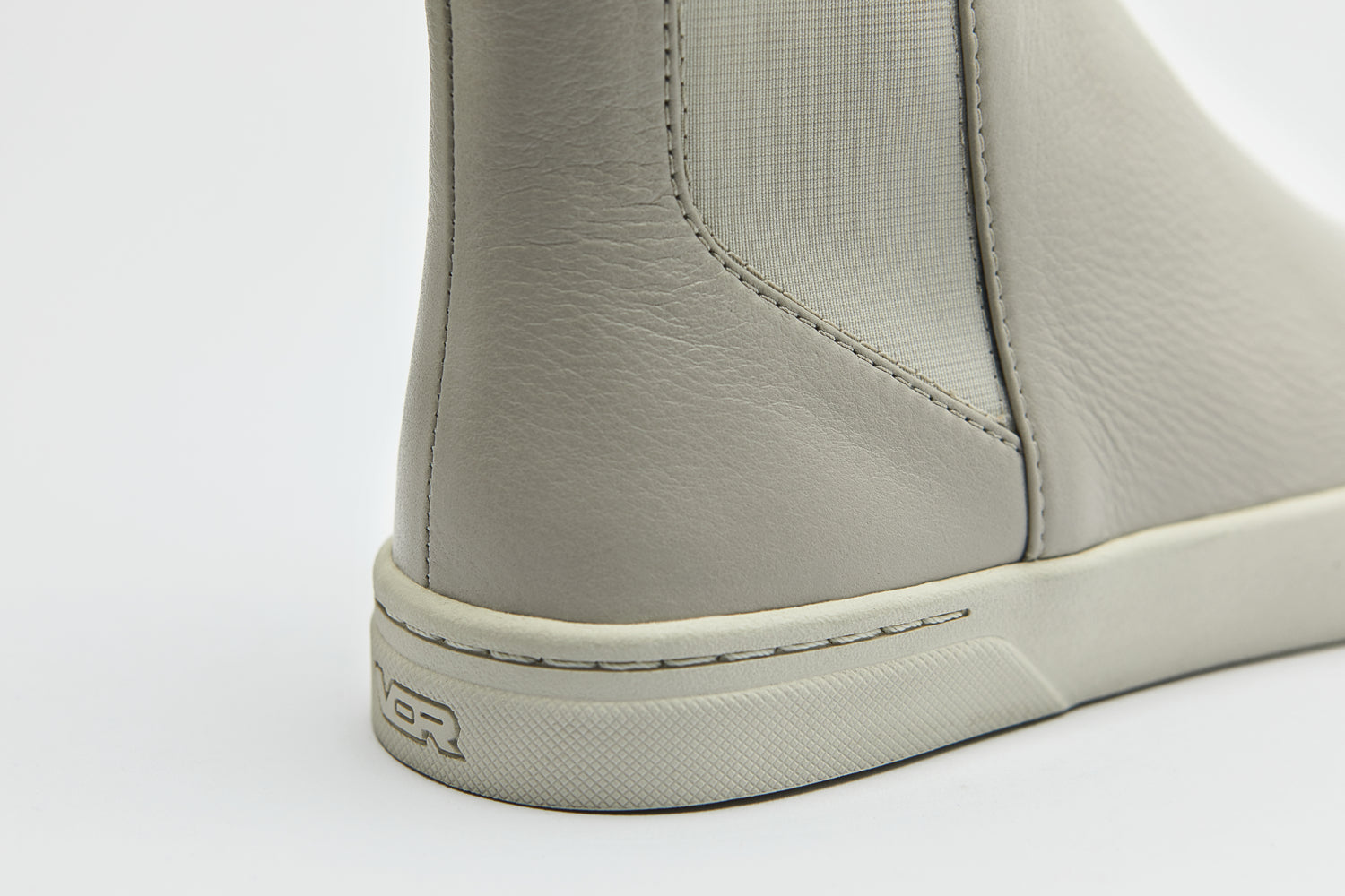 Buttery soft leather sneaker which ensures a luxurious feel.