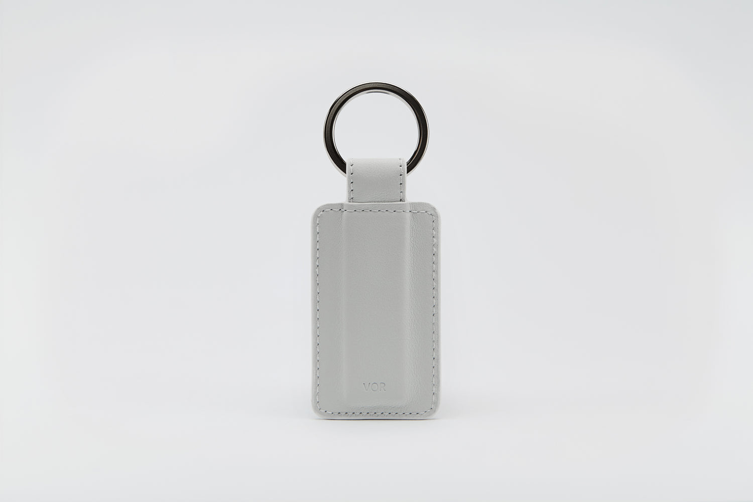 Luxury keyring in a minimalistic yet contemporary look.